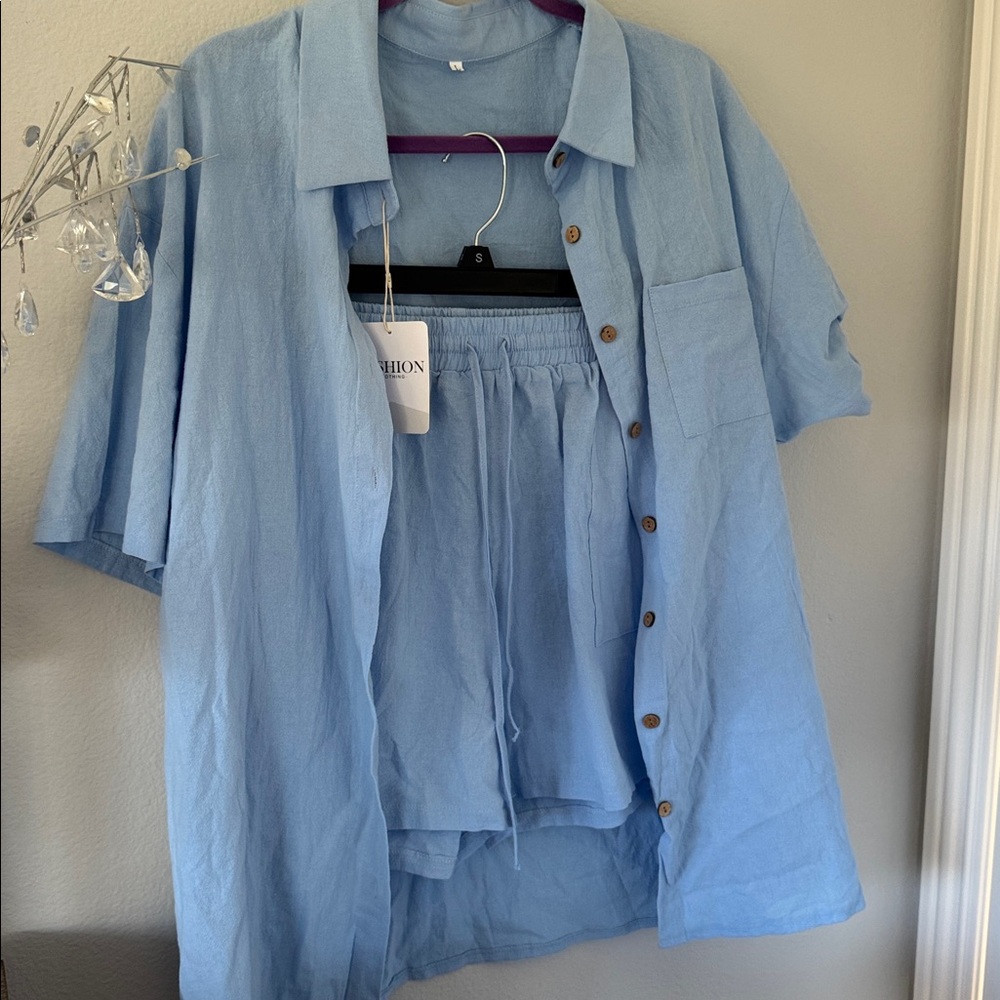 Cotton and Linen Two-Piece Button-Up Shirt and Shorts Set. Blue. NWT. - Picture 2 of 3